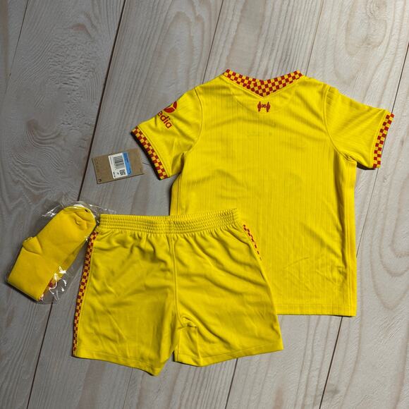 NWT Liverpool Nike 21/22 Away Entire Kit Jersey Shorts Socks Soccer Kids Size M - Picture 2 of 7